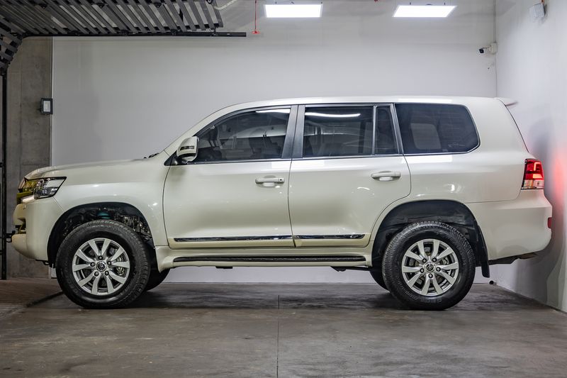 TOYOTA LAND CRUISER 200 VX 2017