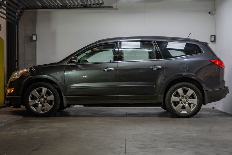 CHEVROLET TRAVERSE LT 2012