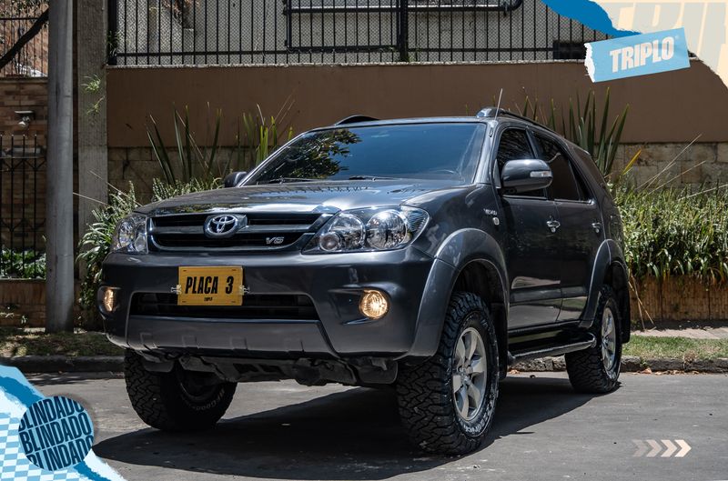 TOYOTA FORTUNER SR5 2008